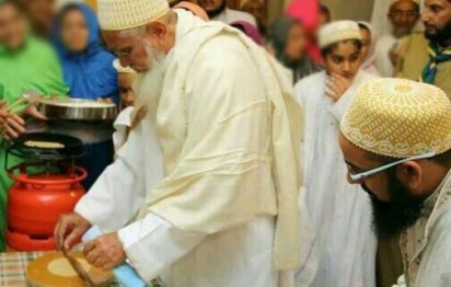 Moula Making Roti